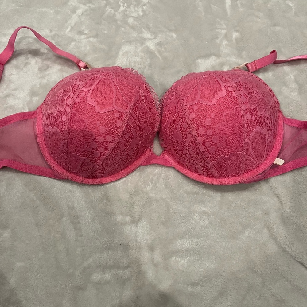 Victoria's Secret Fuchsia Lace Bra